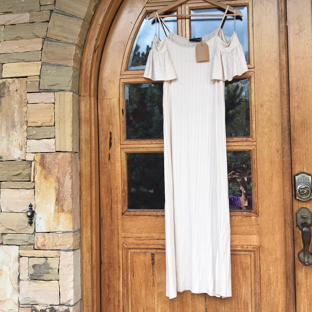 Miracle Berry maxi Cold shoulder dress.